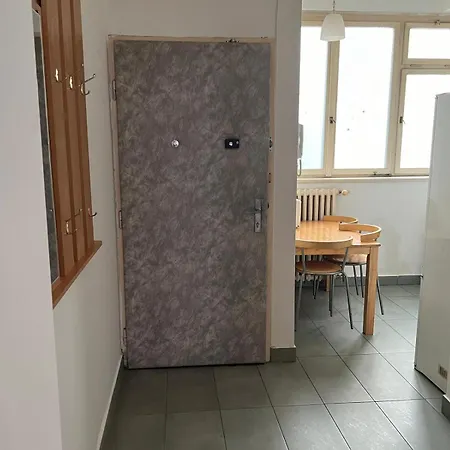 Centrum Ve Smeckach 아파트